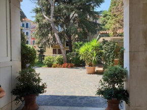 Patch of Eden Venedig